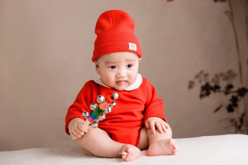 四平六个月宝宝总是摇头